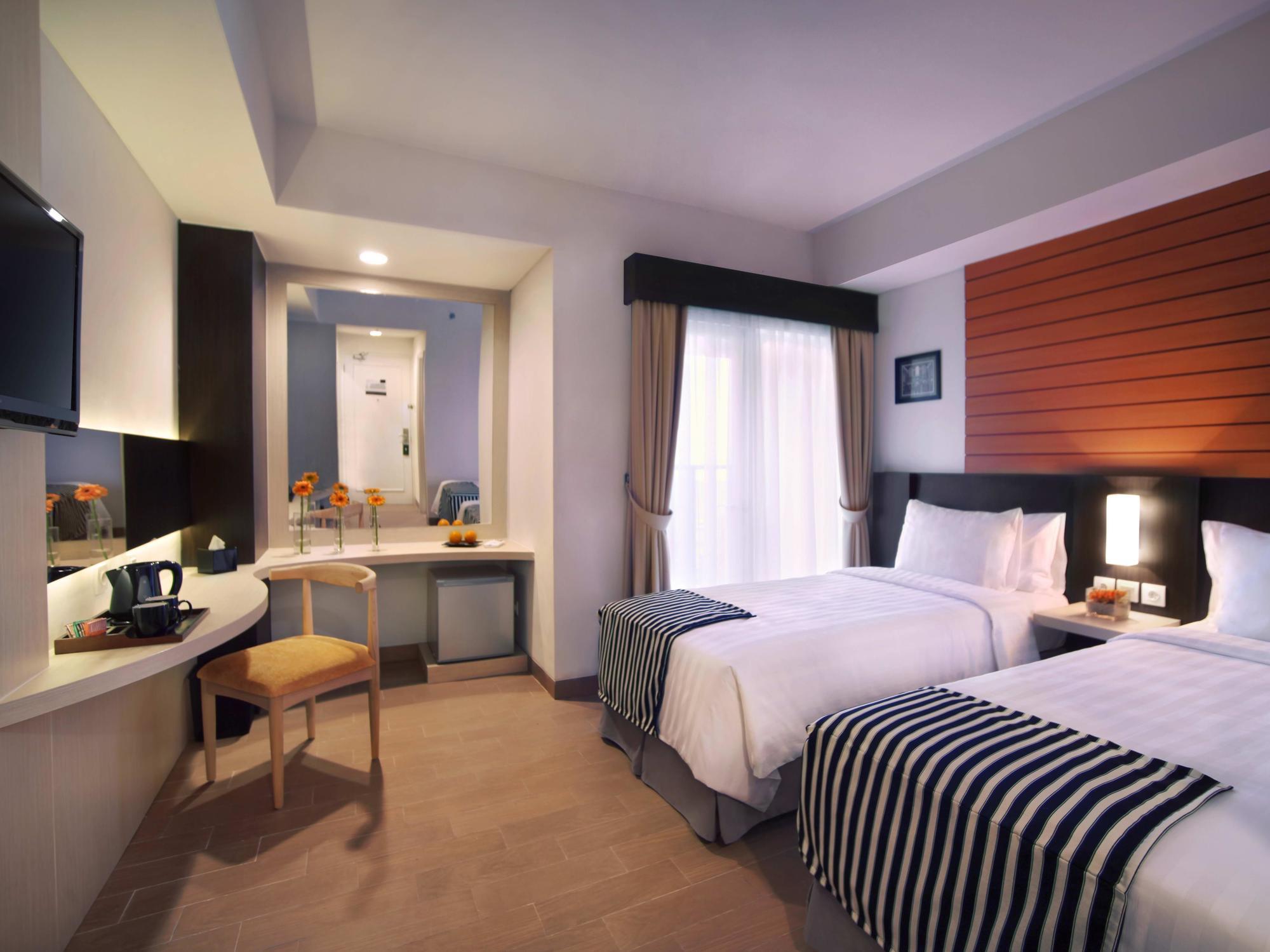 Hotel Vega Gading 3*